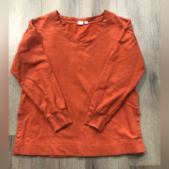 GAP Tops - GAP sweatshirt
